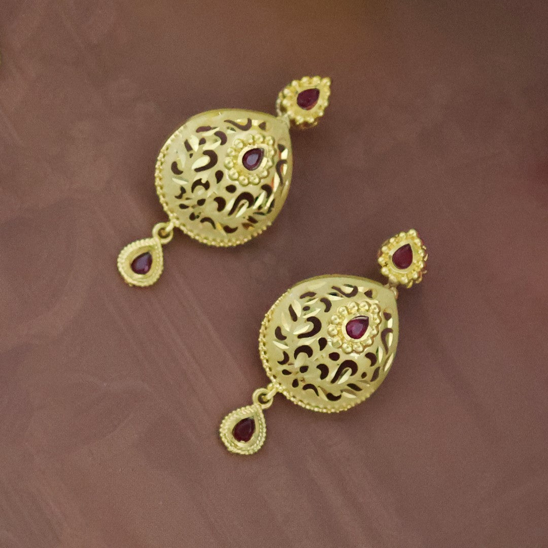 Gold plated ruby stone necklace