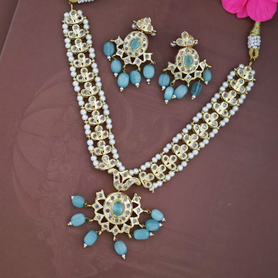 Gold plated Kundan Necklace Set