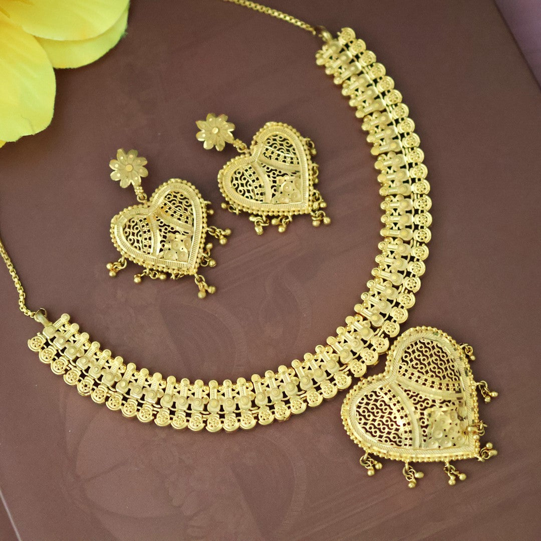 Manvi Premika gold plated set