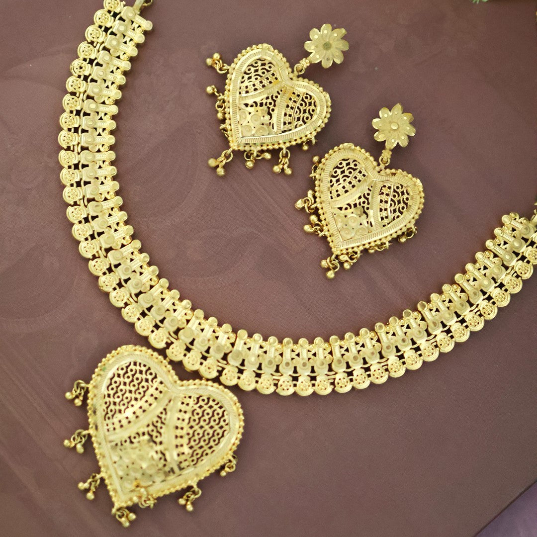 Manvi Premika gold plated set