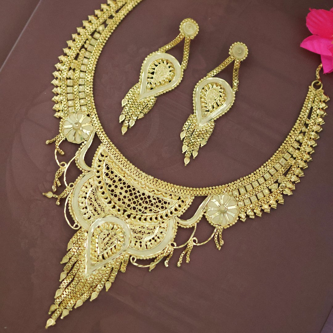 Manvi Swarna Abhushan Set