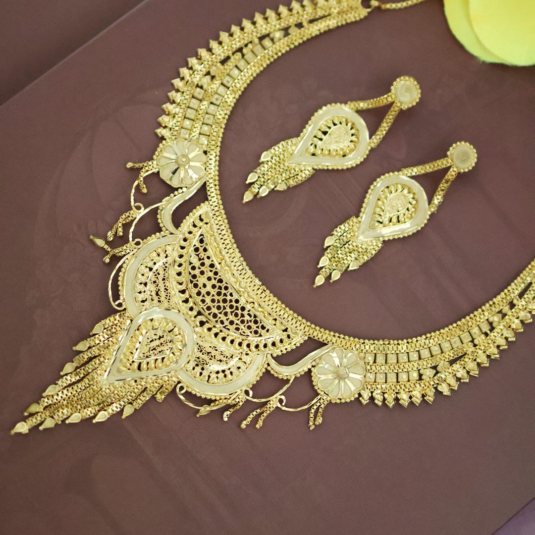 Manvi Swarna Abhushan Set