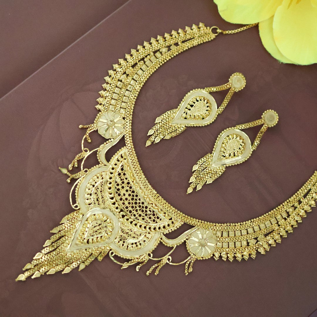 Manvi Swarna Abhushan Set