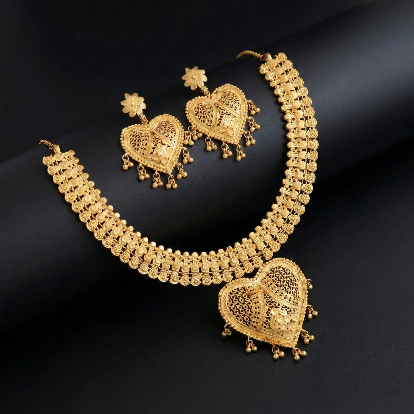 Manvi Premika gold plated set