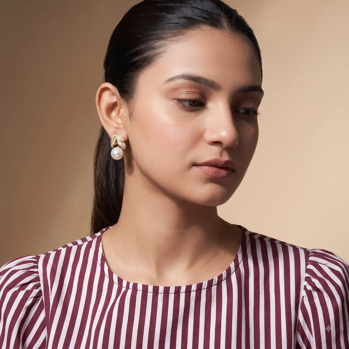 Flora Leaf Pearl Earrings